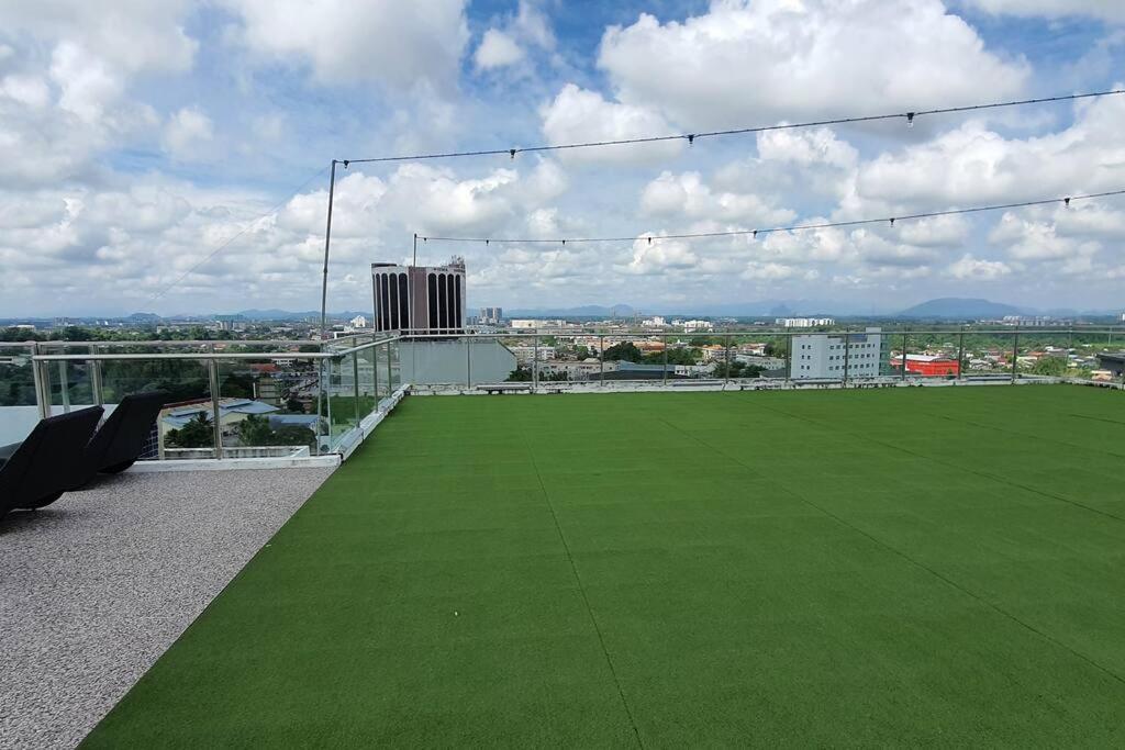 Kozi Square New Sgh Cozy Home Lv5B Кучинг Екстериор снимка