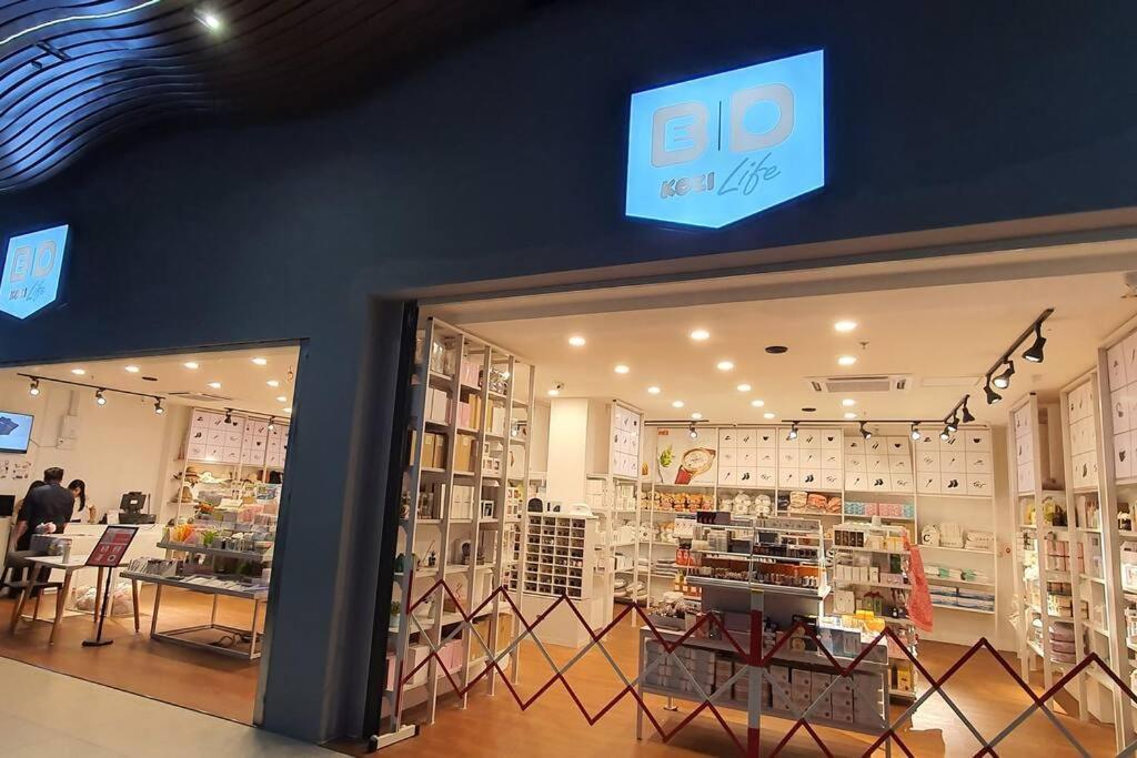 Kozi Square New Sgh Cozy Home Lv5B Кучинг Екстериор снимка
