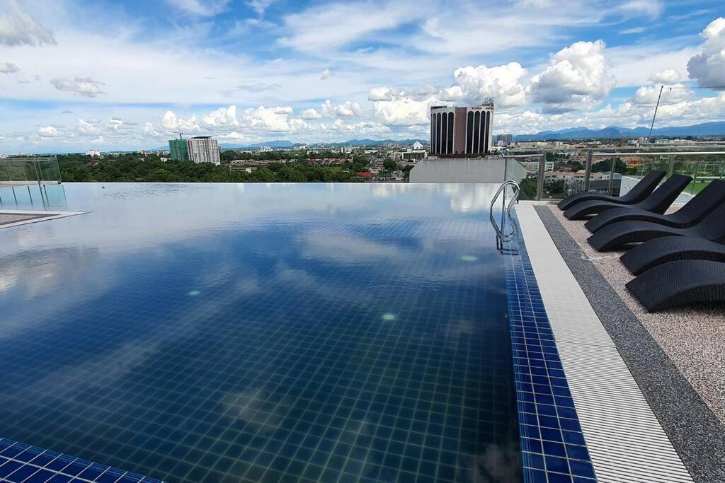 Kozi Square New Sgh Cozy Home Lv5B Кучинг Екстериор снимка
